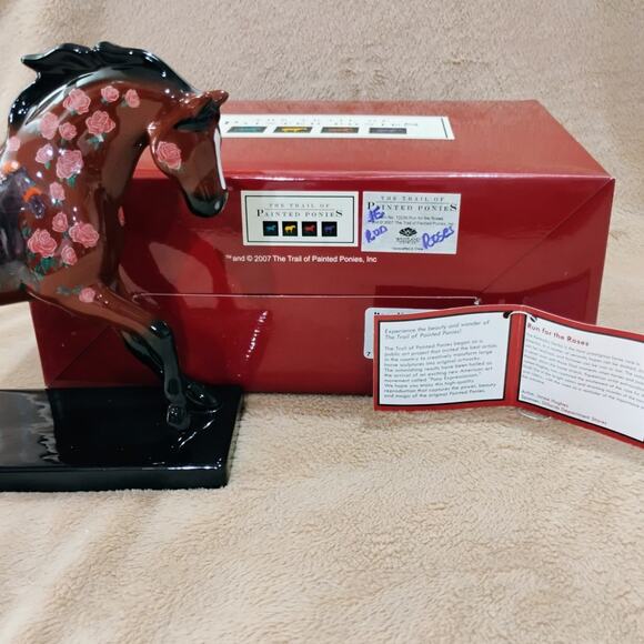 Trail of Painted Ponies #12239 Run For The Roses 1E/2795 Retired 2007 - Picture 4 of 5